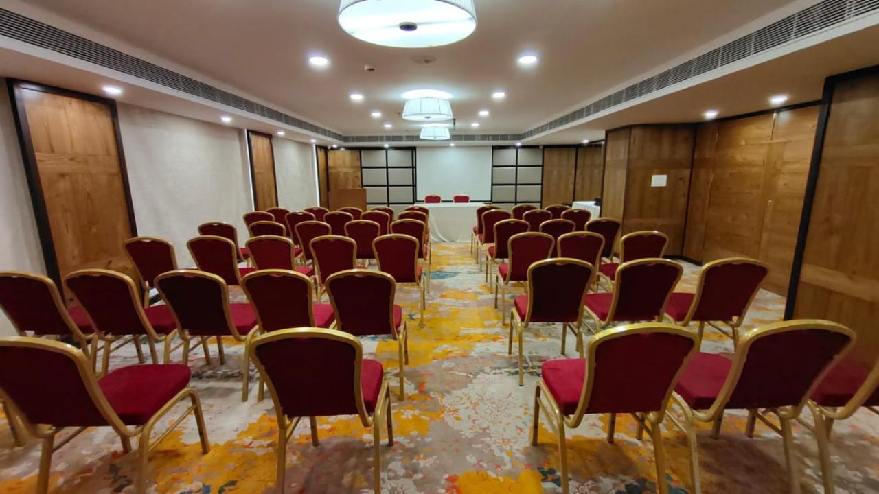 Royal Orchid Central Grazia, Navi Mumbai Eksteriør bilde