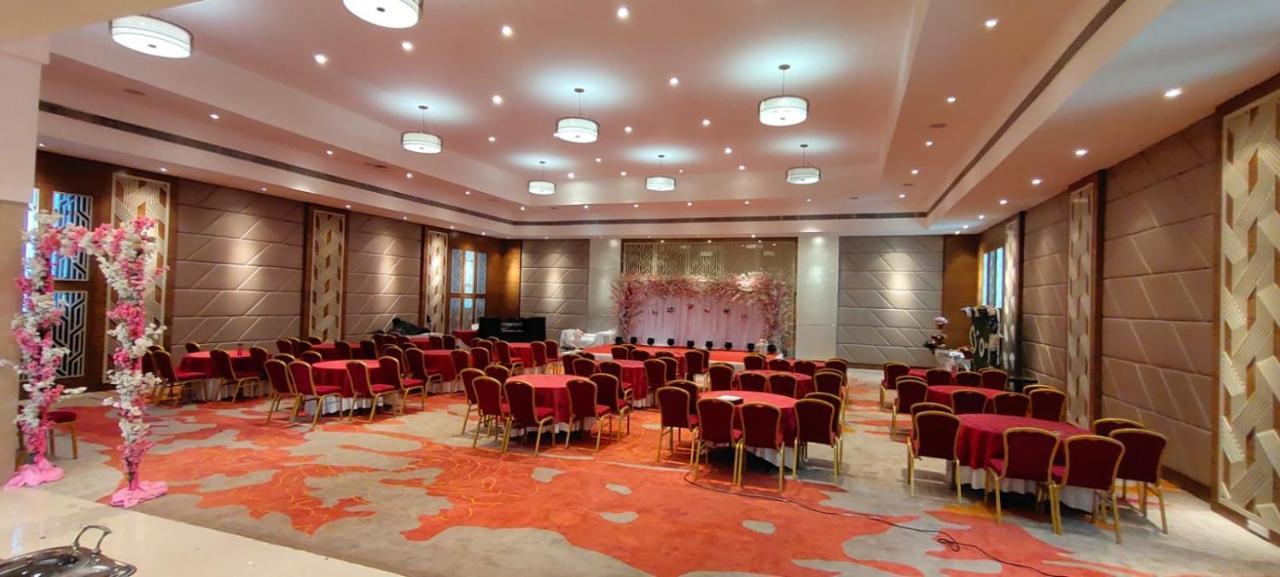 Royal Orchid Central Grazia, Navi Mumbai Eksteriør bilde