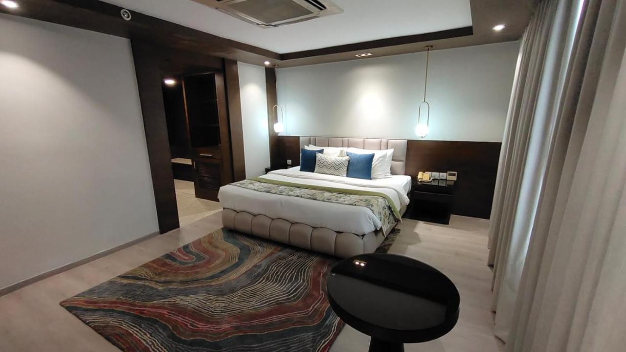 Royal Orchid Central Grazia, Navi Mumbai Eksteriør bilde